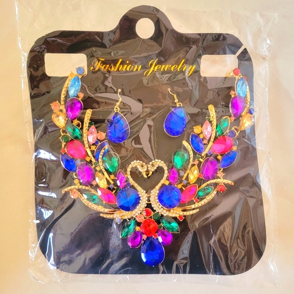 Fashion Jewelry Jewelry - NWT Fashion Jewelry Necklace & Earrings Set